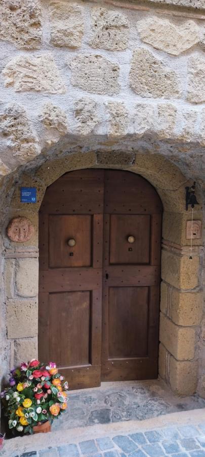 La Chascona Di Farnese Casa Di Tufo Nel Borgo Apartment Bagian luar foto