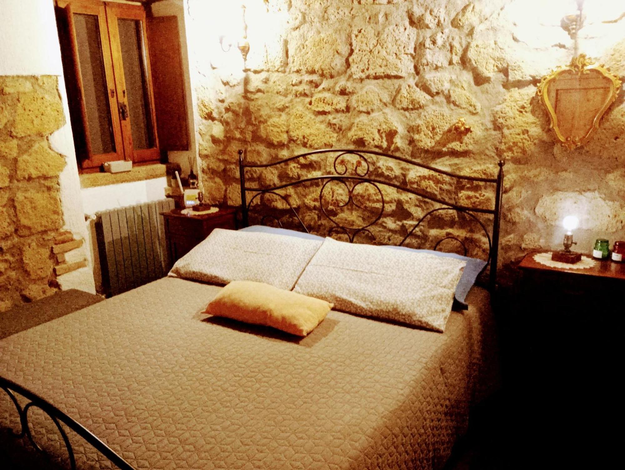 La Chascona Di Farnese Casa Di Tufo Nel Borgo Apartment Bagian luar foto